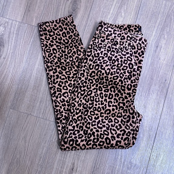 Ann Taylor Pants - NWT Ann Taylor The Skinny High Waist Highest rise leopard print corduroy Pants 8